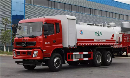 程力智造的程力威牌底盤及整車，其中的一體化抑塵車和園林綠化噴灑高壓消防多功能水車特別受到市場青睞。