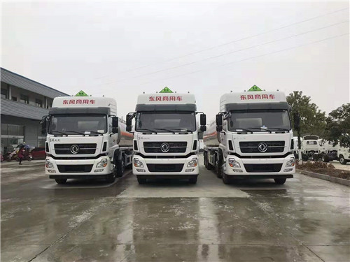 東風天龍前四后八32噸鋁合金運油車三兄弟齊發(fā)漢中，共襄掙錢大業(yè)