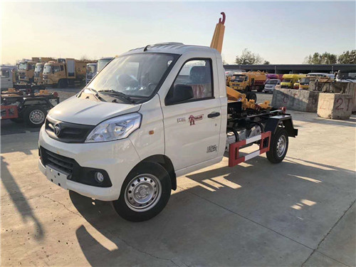 性價比最高的國六福田祥菱車廂可卸式垃圾車現車2臺，欲購從速