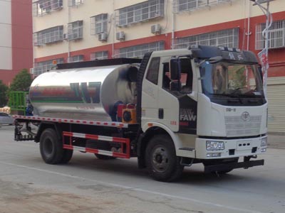國六解放J6L瀝青灑布車推薦，可以上北京市牌照