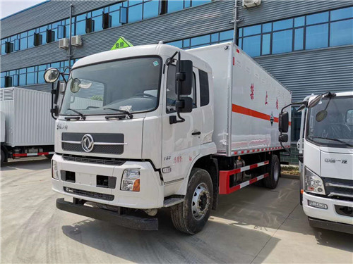 東風天錦8類腐蝕性物品廂式運輸車，環(huán)保，燃油齊全，歡迎預訂