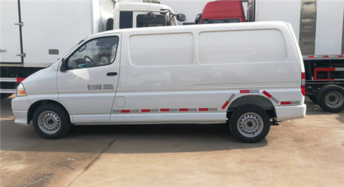 金杯新快運國六面包冷藏車，汽油，市內(nèi)不限行