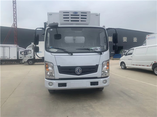 東風(fēng)綠牌插電式混合動(dòng)力國六冷藏車市區(qū)低速有電時(shí)用電，高速或無電時(shí)用油，油電混合車輛，市區(qū)不限行