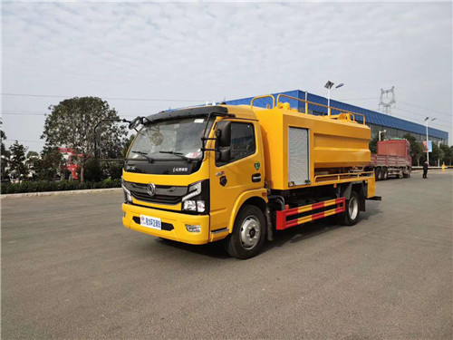 國六大多利卡清洗吸污車，吸污罐7立方，水箱2.7立方圖片參數(shù)