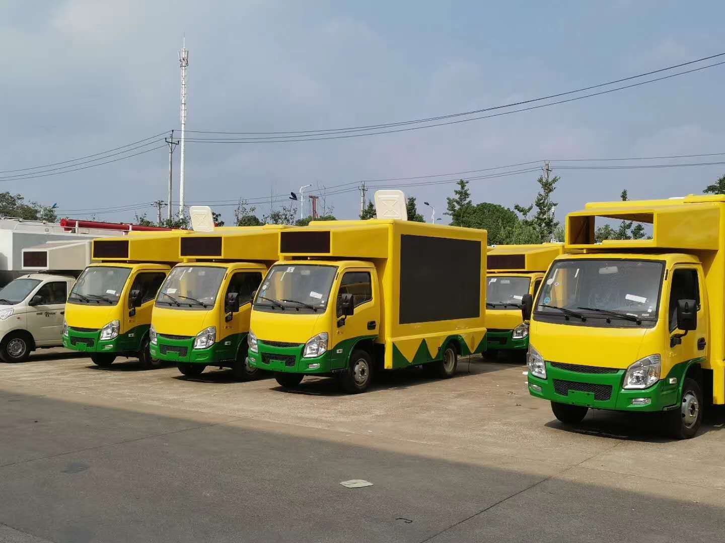 53??臺(tái)躍進(jìn)小星福??國(guó)六宣傳車，首批8臺(tái)已完成，準(zhǔn)備付交??