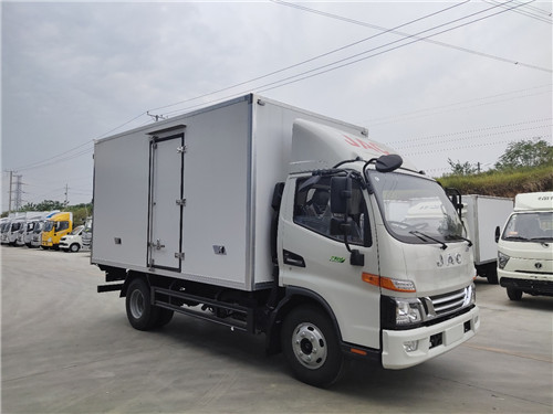 國(guó)六江淮駿鈴V6藍(lán)牌冷藏車(chē)推薦