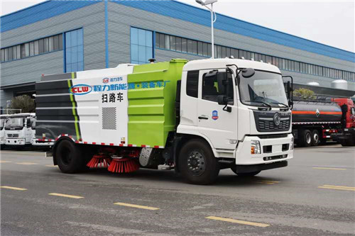 國(guó)六東風(fēng)天錦掃路車4方水箱/8方塵箱，京牌掃路，可加裝前沖后灑