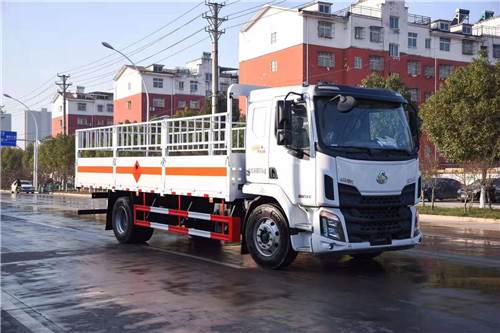 柳汽國五危險品廂式車、氣瓶運(yùn)輸車 氣囊橋強(qiáng)勢回歸?。?！