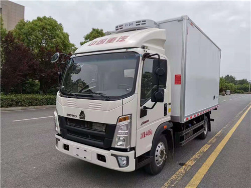 豪沃藍牌國六濰柴冷藏車專用底盤不超重，有現(xiàn)車，隨提隨走！