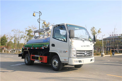 凱馬國(guó)六2方藍(lán)牌吸糞車，不超重， 環(huán)保， 免征齊全