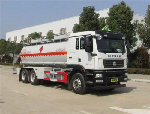 國六重汽汕德卡后雙橋易燃液體罐式運輸車:容積16立方，安全達標(biāo)也下