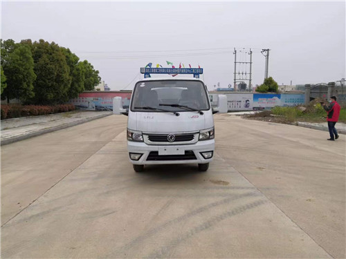 國(guó)六東風(fēng)途逸2.5方灑水車，包上北京牌照