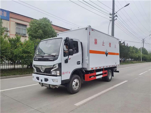 國六東風(fēng)小多利卡藍(lán)牌危化廂式運輸車