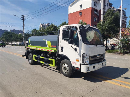 福田時代領(lǐng)航H2灑水車廠家直銷，價格優(yōu)惠