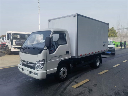 小卡之星3對接式肉鉤冷藏車，內(nèi)嵌式肉鉤整車不超重，現(xiàn)車手續(xù)齊全隨提隨走