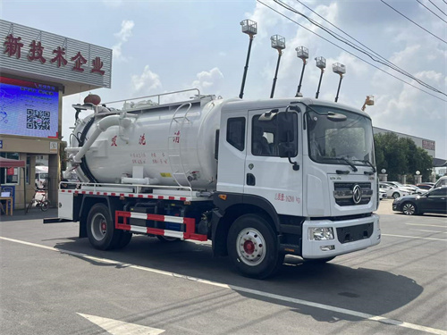 東風(fēng)D9吸污車容積13方源頭廠家直銷，價(jià)格優(yōu)惠