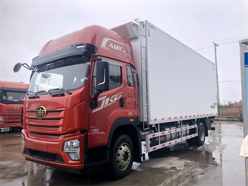 解放J6K 6.8米冷藏車，解放品質(zhì)，引領(lǐng)全球！