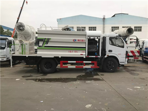 國六東風(fēng)大多利卡抑塵車（方罐、CLW5120TDYE6型30-50米霧炮）