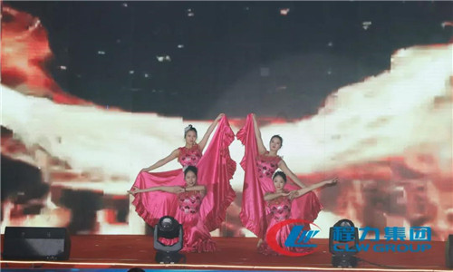 會(huì)上，對(duì)各版塊先進(jìn)集體、個(gè)人，先進(jìn)黨支部進(jìn)行了表彰；在豐富的抽獎(jiǎng)、表演環(huán)節(jié)中，穿插了有員工自我匾牌演出的精彩節(jié)目，受到直播觀眾的熱評(píng)點(diǎn)贊，會(huì)議在熱烈祥和史詩(shī)般的典禮中圓滿(mǎn)結(jié)束，落下帷幕。