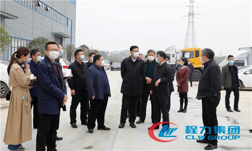 程力汽車集團總經(jīng)理程阿羅對曹廣晶副省長在百忙之中來程力汽車集團調(diào)研表達衷心感謝，向領導們立下了軍令狀，程力一定會抓好目前產(chǎn)能恢復和國家相關優(yōu)惠政策的大好機遇，在保質(zhì)保量完成既定生產(chǎn)目標任務的同時，緊跟時代步伐加大先進技術和新產(chǎn)品的研發(fā)投入，牢牢把握市場的發(fā)展動向。始終把品牌發(fā)展、品牌效應作為首要工作任務，將程力這一優(yōu)秀的品牌打造成為湖北省優(yōu)秀民營企業(yè)的一張“金字招牌”。