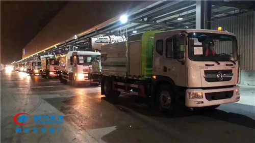 程力集團彰顯大企風范，八天交付45臺東風天錦抑塵車出口阿聯(lián)酋！