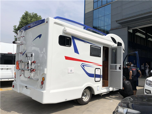 依維柯C型歐勝旅居房車，是實(shí)現(xiàn)您 “生活中旅行，旅行中生活”的車型 (8).jpg