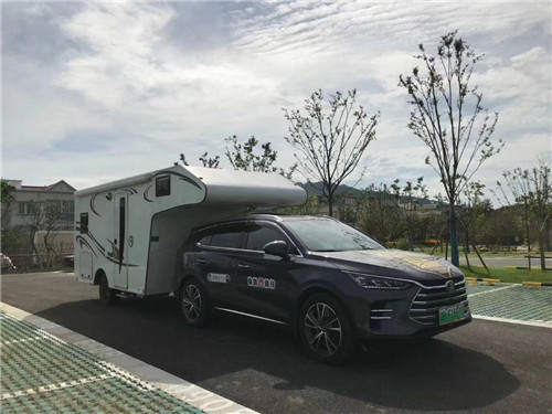 背駝式拖掛房車(chē)內(nèi)飾圖片展示