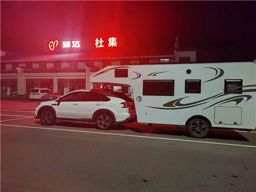 背駝式拖掛房車(chē)內(nèi)飾圖片展示